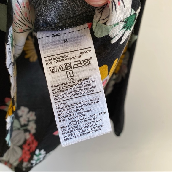 Old Navy || Floral Long Sleeve Blouse - Picture 5 of 6